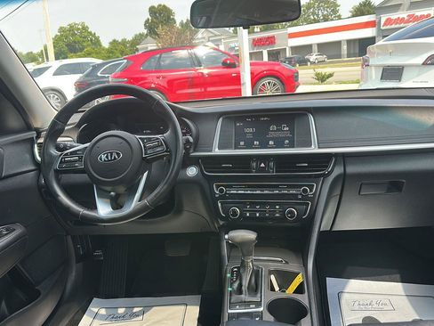Used 2020 Kia Optima SE FWD image 13