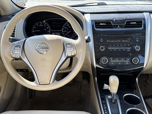 Used 2013 Nissan Altima 2.5 S FWD image 4