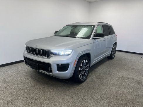 Used 2024 Jeep Grand Cherokee Overland image 14