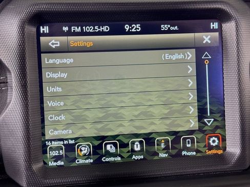 Used 2023 Jeep Wrangler Unlimited Sahara AWD/4WD image 38