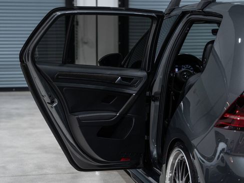 Used 2019 Volkswagen Golf R 4-Door image 29