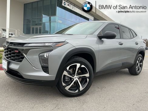 Used 2024 Chevrolet Trax RS w/ Driver Confidence Package image 1