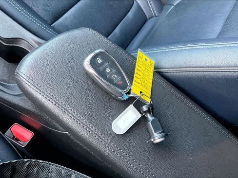 Used 2022 Chevrolet Bolt EUV Premier w/ Sun & Sound Package image 15