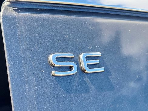 Used 2023 Volkswagen Atlas SE AWD/4WD image 30