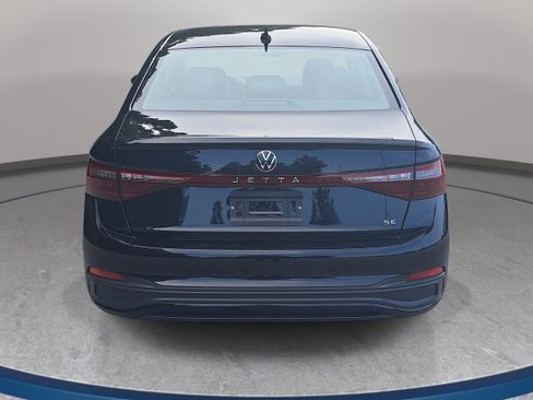 Certified 2026 Volkswagen Jetta SE FWD image 6