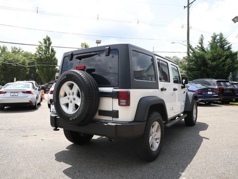 Used 2018 Jeep Wrangler Unlimited Sport S AWD/4WD image 6