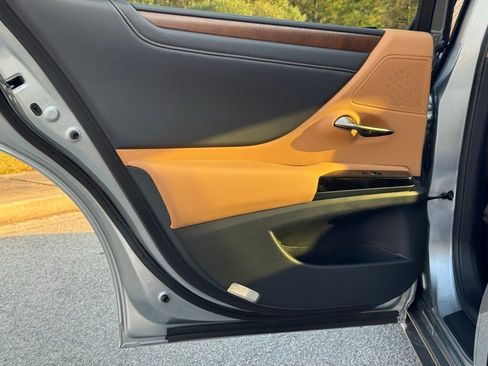 Certified 2024 Lexus ES 350 w/ Premium Package image 25