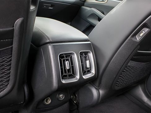 Used 2023 Kia Sorento EX w/ Panoramic Sunroof Package image 13