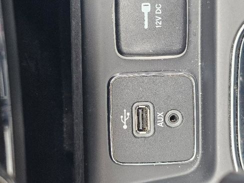 Used 2019 Jeep Cherokee Limited w/ Luxury Group image 36