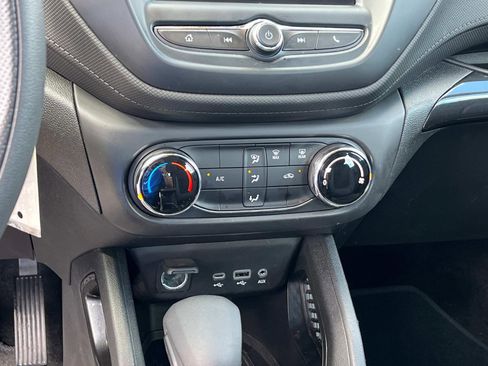 Used 2021 Chevrolet TrailBlazer LS image 31