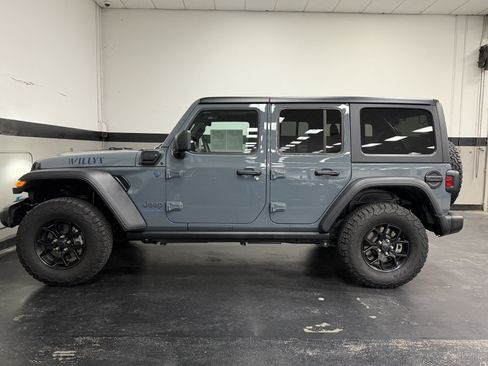 Used 2024 Jeep Wrangler Unlimited image 12