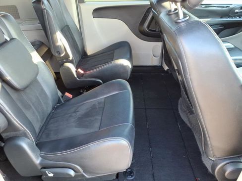 Used 2019 Dodge Grand Caravan SXT FWD image 19