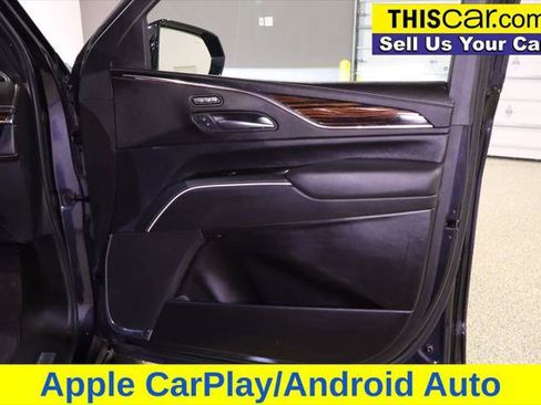 Used 2022 Cadillac Escalade Premium Luxury RWD image 36