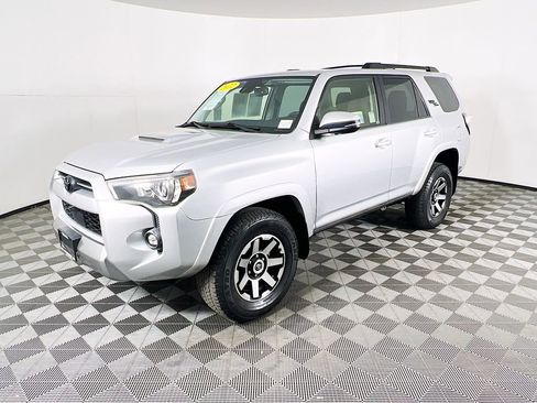 Used 2022 Toyota 4Runner TRD Off-Road Premium image 3