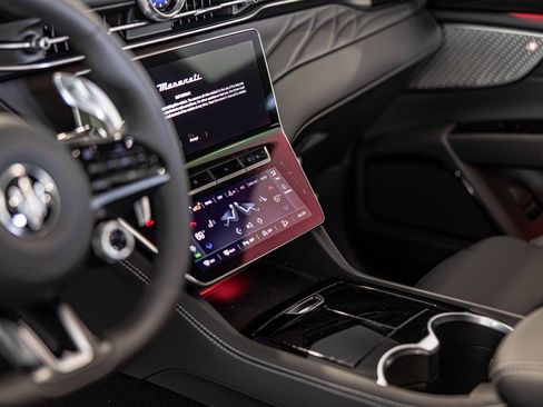 New 2025 Maserati Grecale Modena image 21