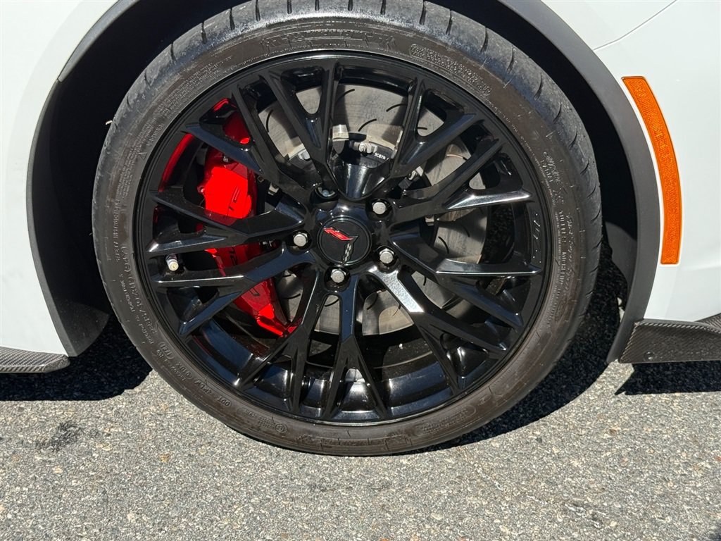 Used 2019 Chevrolet Corvette Z06 RWD image 34