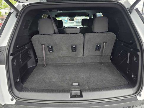 Used 2024 Chevrolet Traverse LT image 15