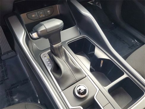 Used 2025 Kia Sorento LX image 25