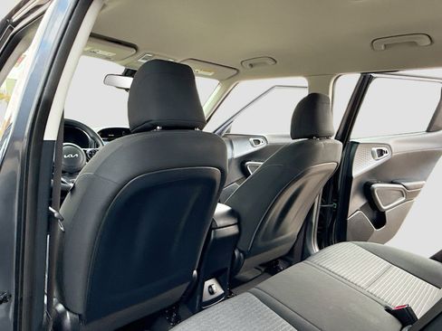 Used 2022 Kia Soul S FWD image 6
