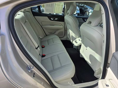 Used 2024 Volvo S60 B5 Plus image 12