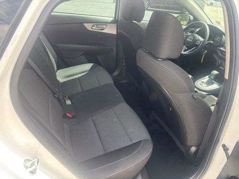 Used 2024 Kia Forte LXS w/ LXS Technology Package FWD image 18