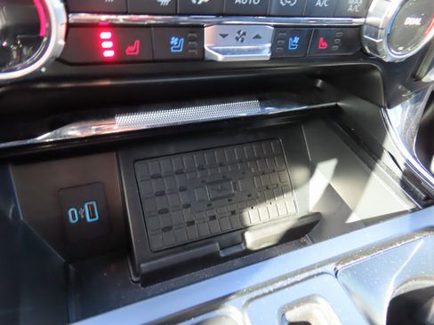 Used 2023 Ford F150 Lariat w/ Equipment Group 502A High image 29