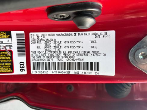Used 2018 Toyota Tacoma TRD Off-Road w/ Technology Package AWD/4WD image 31