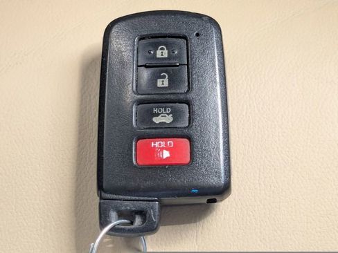 Used 2018 Toyota Highlander XLE image 37