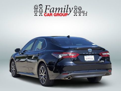 Used 2021 Toyota Camry XLE w/ Navigation Upgrade Package FWD image 3