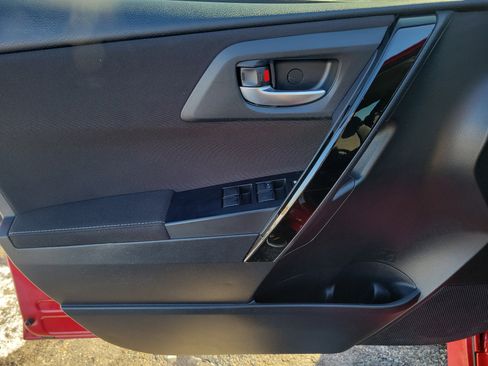 Used 2017 Toyota Corolla iM image 15