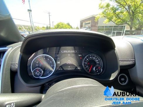 Used 2025 RAM 1500 Laramie AWD/4WD image 38