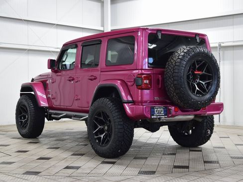 Used 2024 Jeep Wrangler Sahara w/ Technology Group image 5