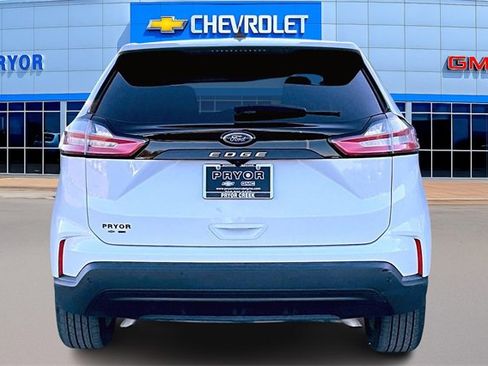 Used 2021 Ford Edge SE image 6