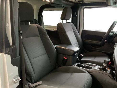 Used 2021 Jeep Wrangler Sport S image 26