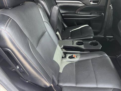 Certified 2018 Toyota Highlander Limited Platinum AWD/4WD image 19