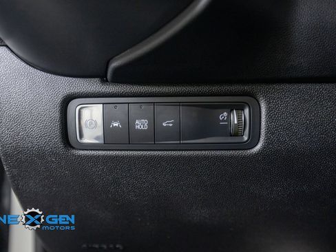Used 2024 Chevrolet Equinox EV RS FWD image 13