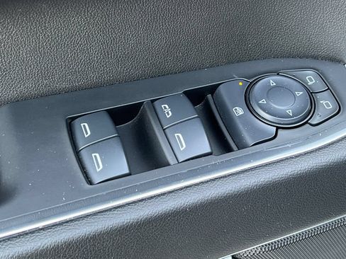 Used 2025 Chevrolet Silverado 1500 LT AWD/4WD image 12