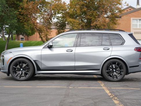 New 2027 BMW X7 xDrive40i w/ M Sport Package AWD/4WD image 2