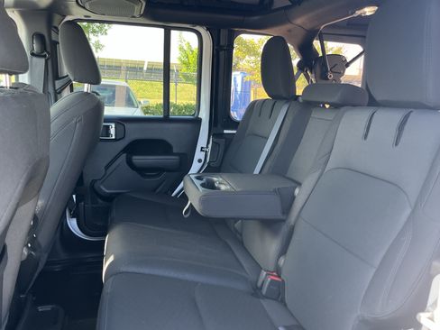 Used 2023 Jeep Wrangler Unlimited w/ Cold Weather Group AWD/4WD image 15
