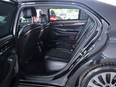 Used 2018 Genesis G90 3.3T Premium RWD image 30
