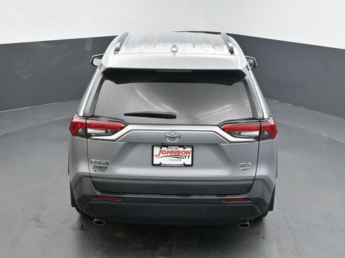 Used 2021 Toyota RAV4 XLE image 32