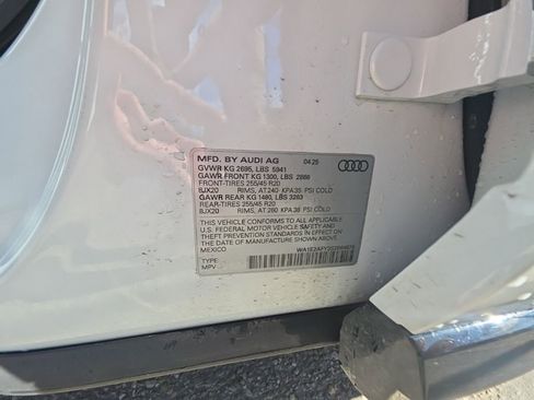 Used 2025 Audi Q5 e Premium Plus w/ Premium Plus Package image 24