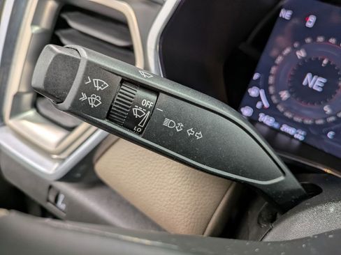 Used 2023 GMC Canyon Denali image 20