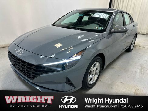 Certified 2023 Hyundai Elantra SE w/ Cargo Package image 3