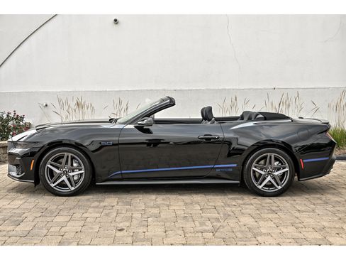 Used 2025 Ford Mustang GT Premium RWD image 11