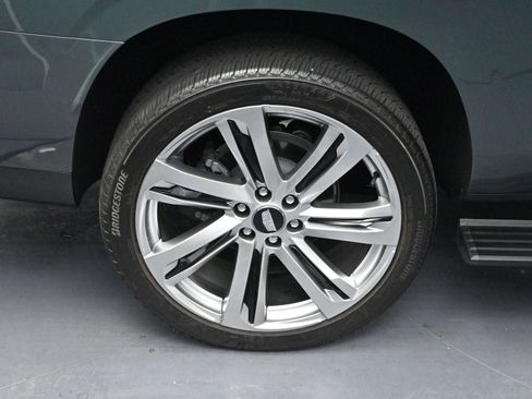 Certified 2026 Cadillac Escalade ESV Sport w/ Touring Package image 40