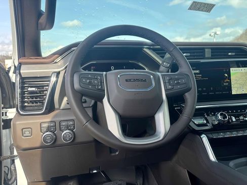 New 2026 GMC Sierra 2500 Denali w/ Denali Reserve Package image 15