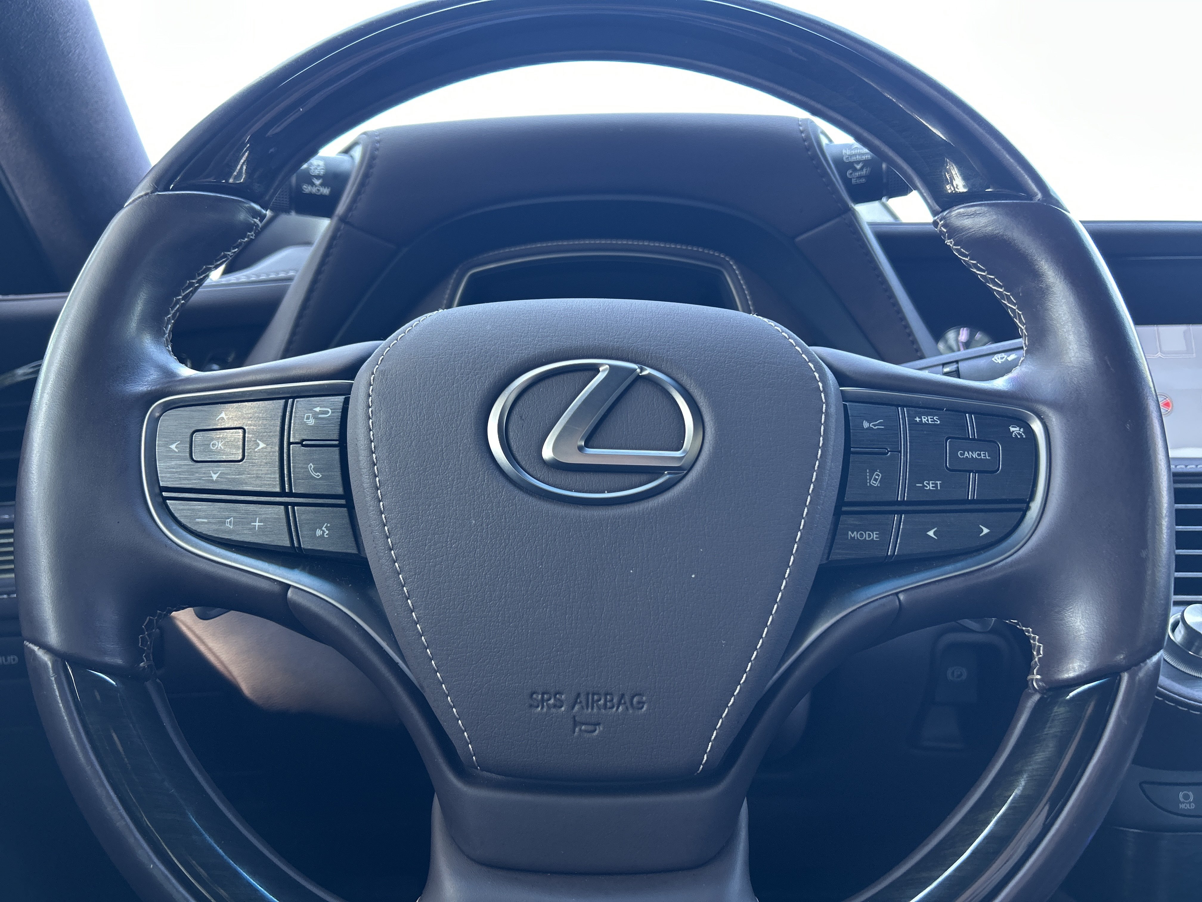Used 2018 Lexus LS 500 w/ Interior Upgrade Package RWD image 17