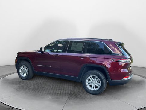 Used 2025 Jeep Grand Cherokee Laredo w/ Luxury Tech Group I AWD/4WD image 5