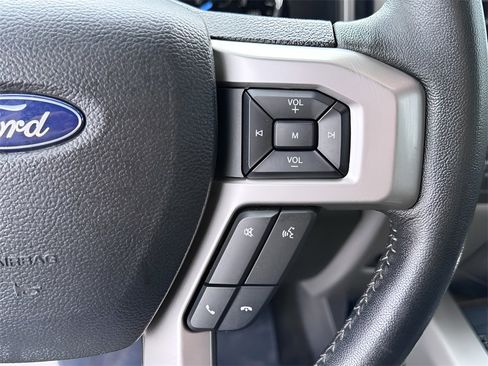 Used 2020 Ford F150 Lariat image 17